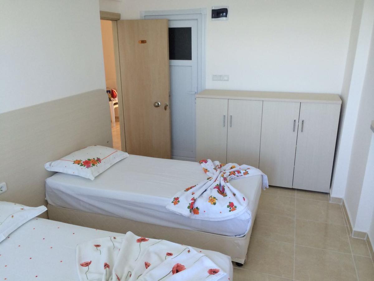 Omer Deniz Motel Avsa Adasi Bilik gambar